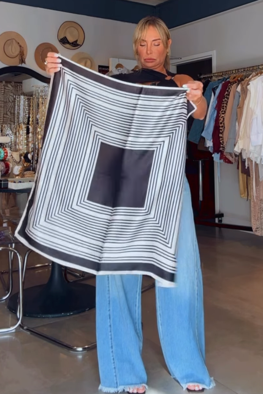 SQUARES SCARF