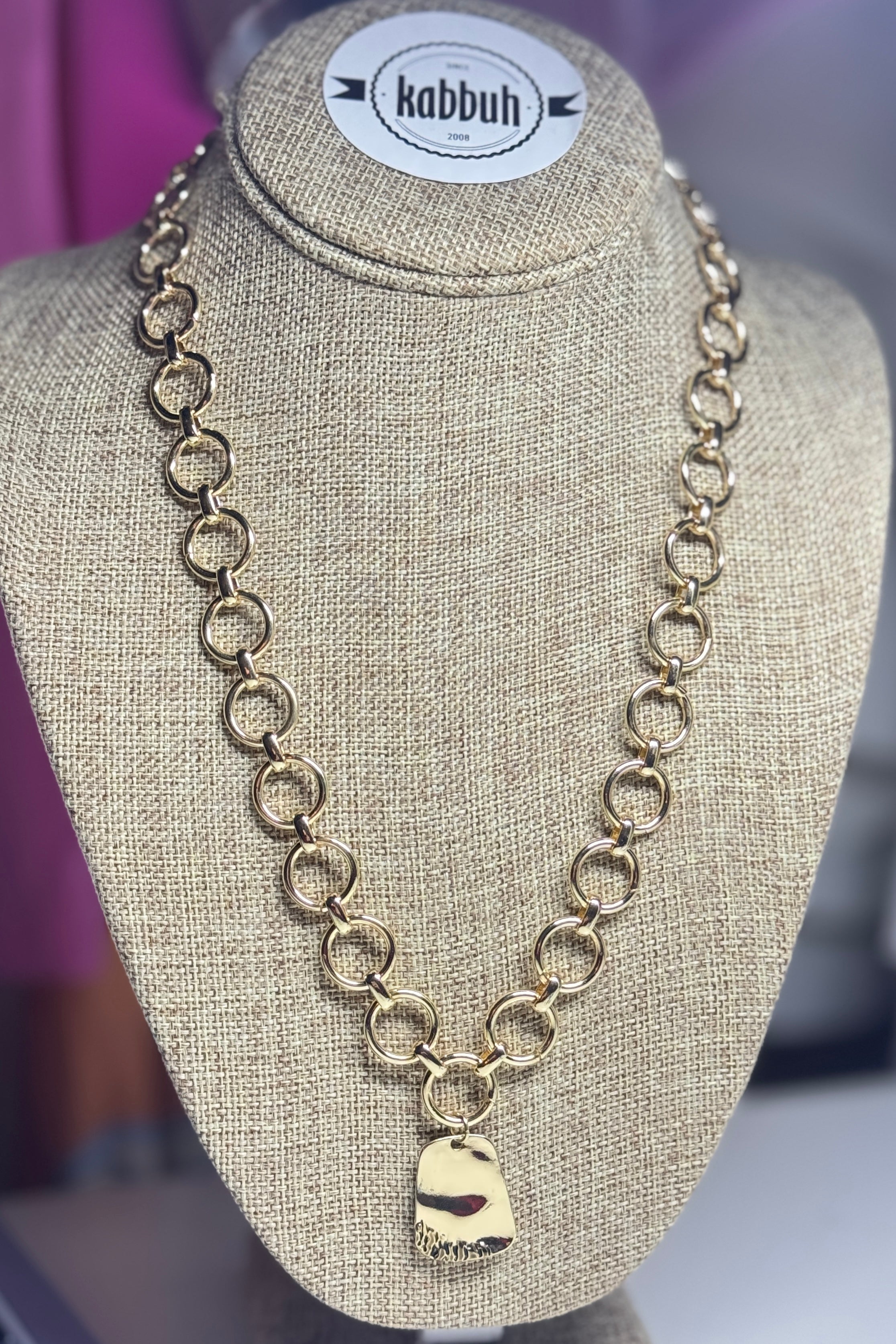 GOLD SHELL MINIMALIST NECKLACE