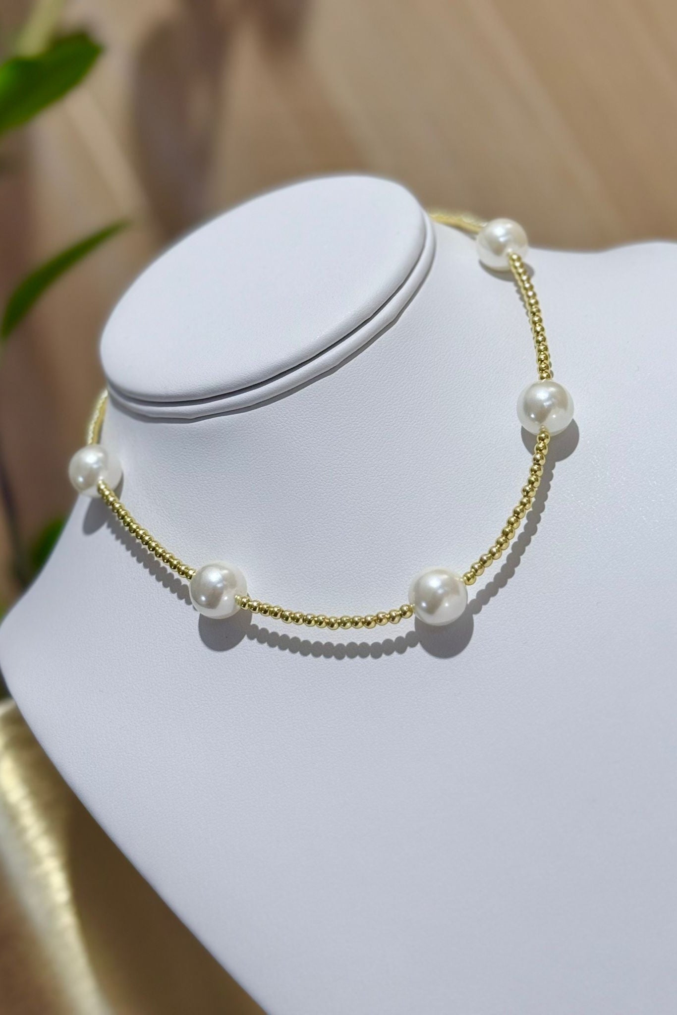 PEARL AND GOLD CHOKER NECKLACE