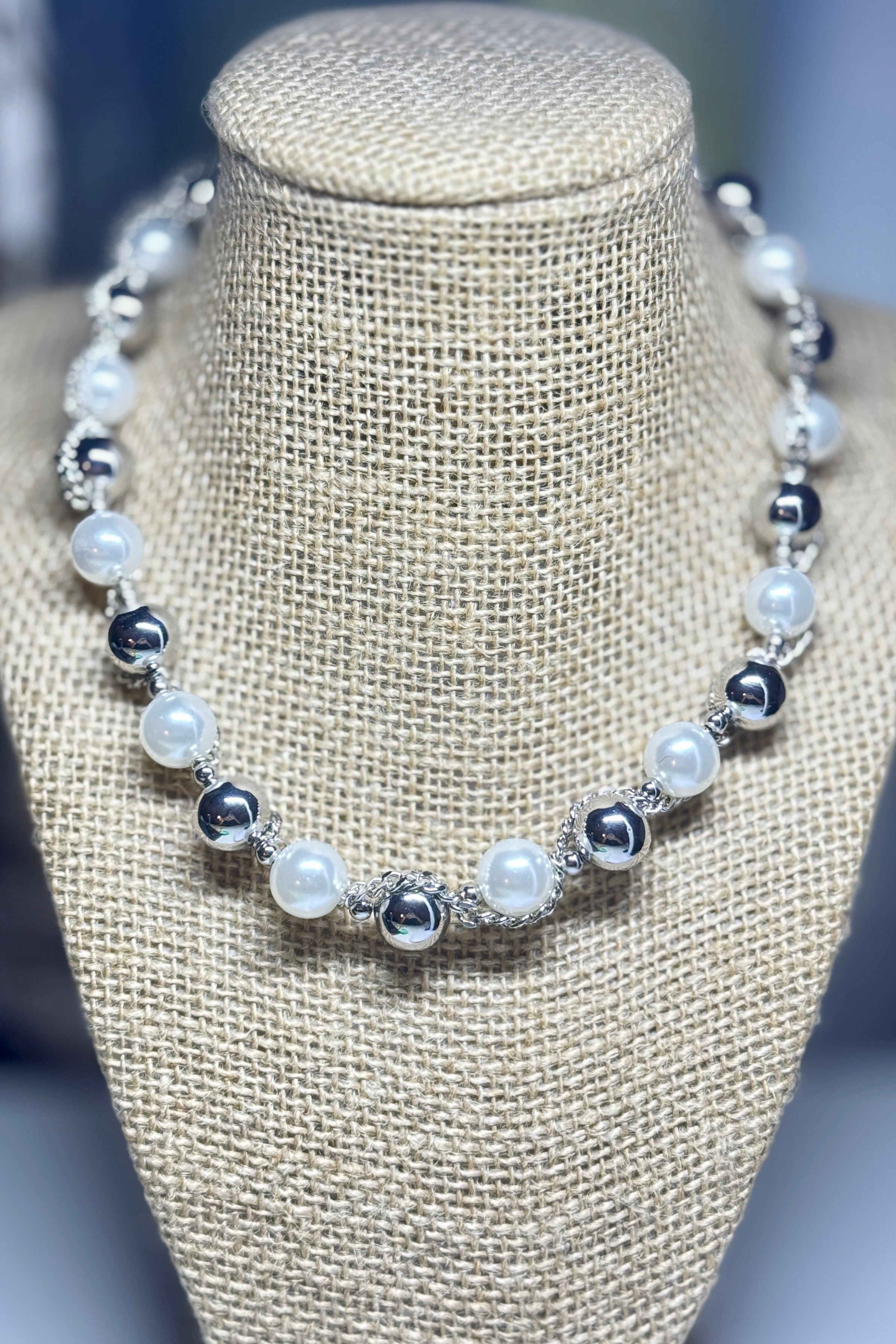 FULL PEARLS NECKLACE