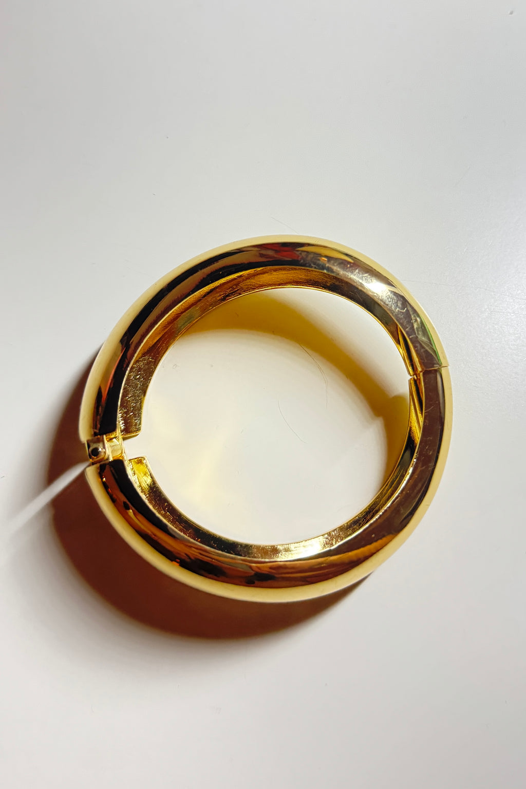 GOLD STATEMENT BRACELET