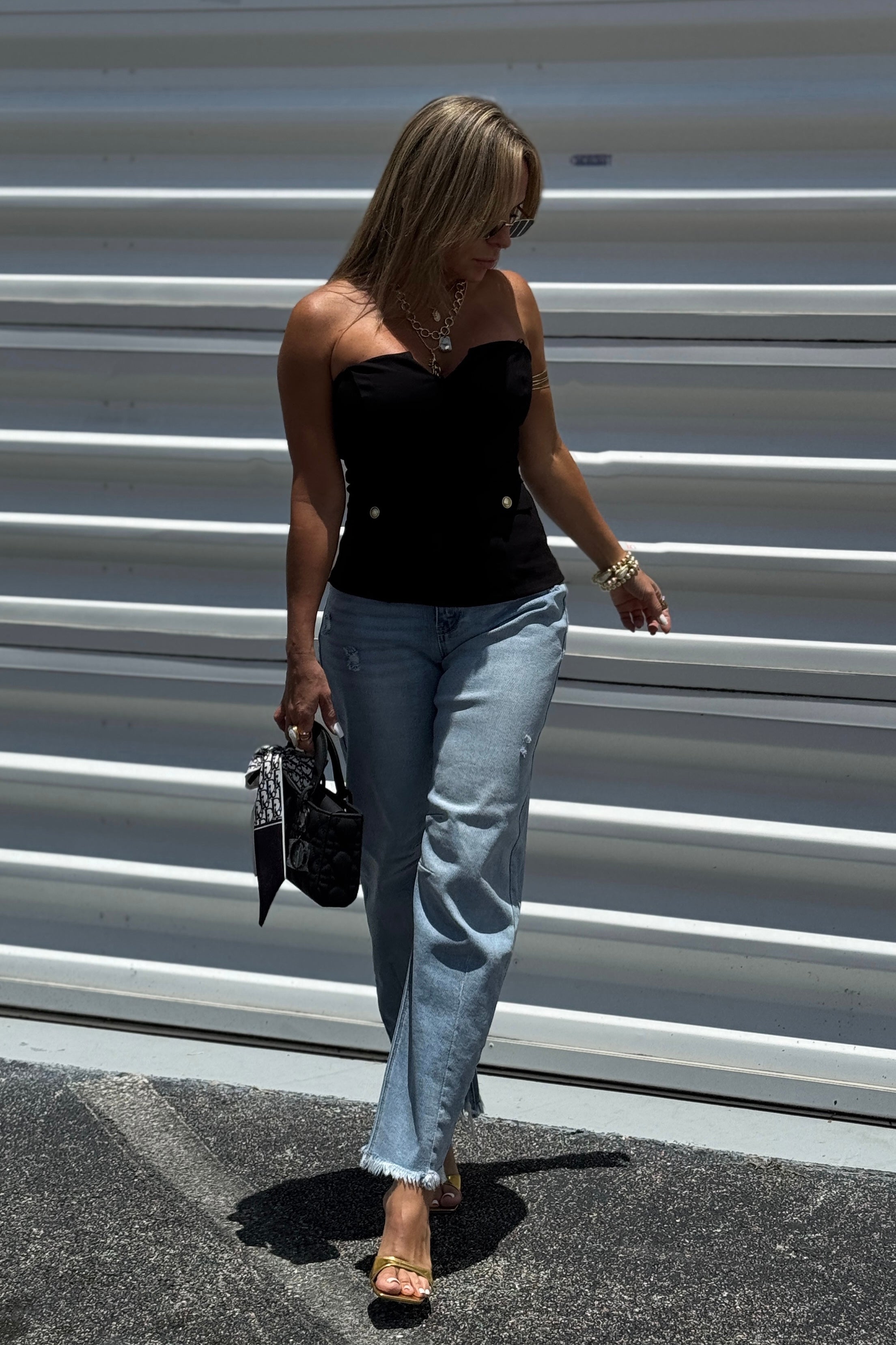 VERÓNICA FIT CROP BARREL JEAN