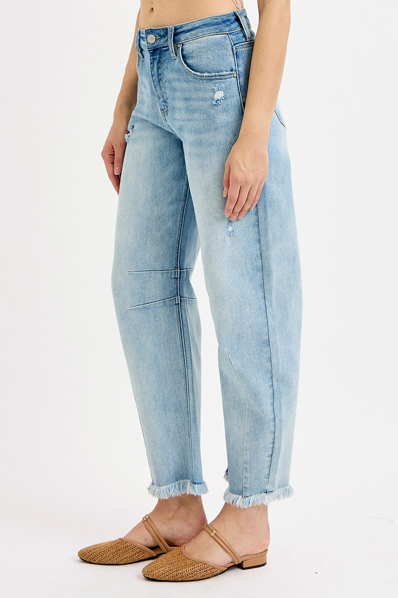VERÓNICA FIT CROP BARREL JEAN