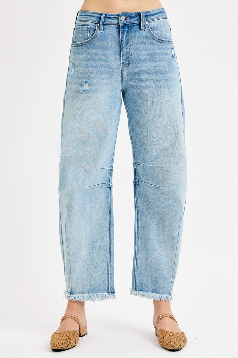 VERÓNICA FIT CROP BARREL JEAN