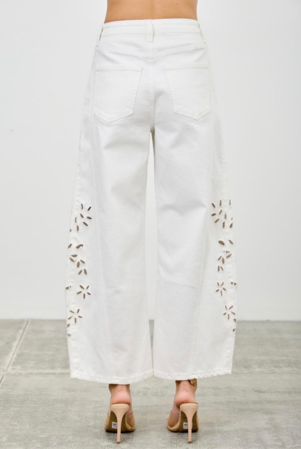 BARREL EYELET JEANS