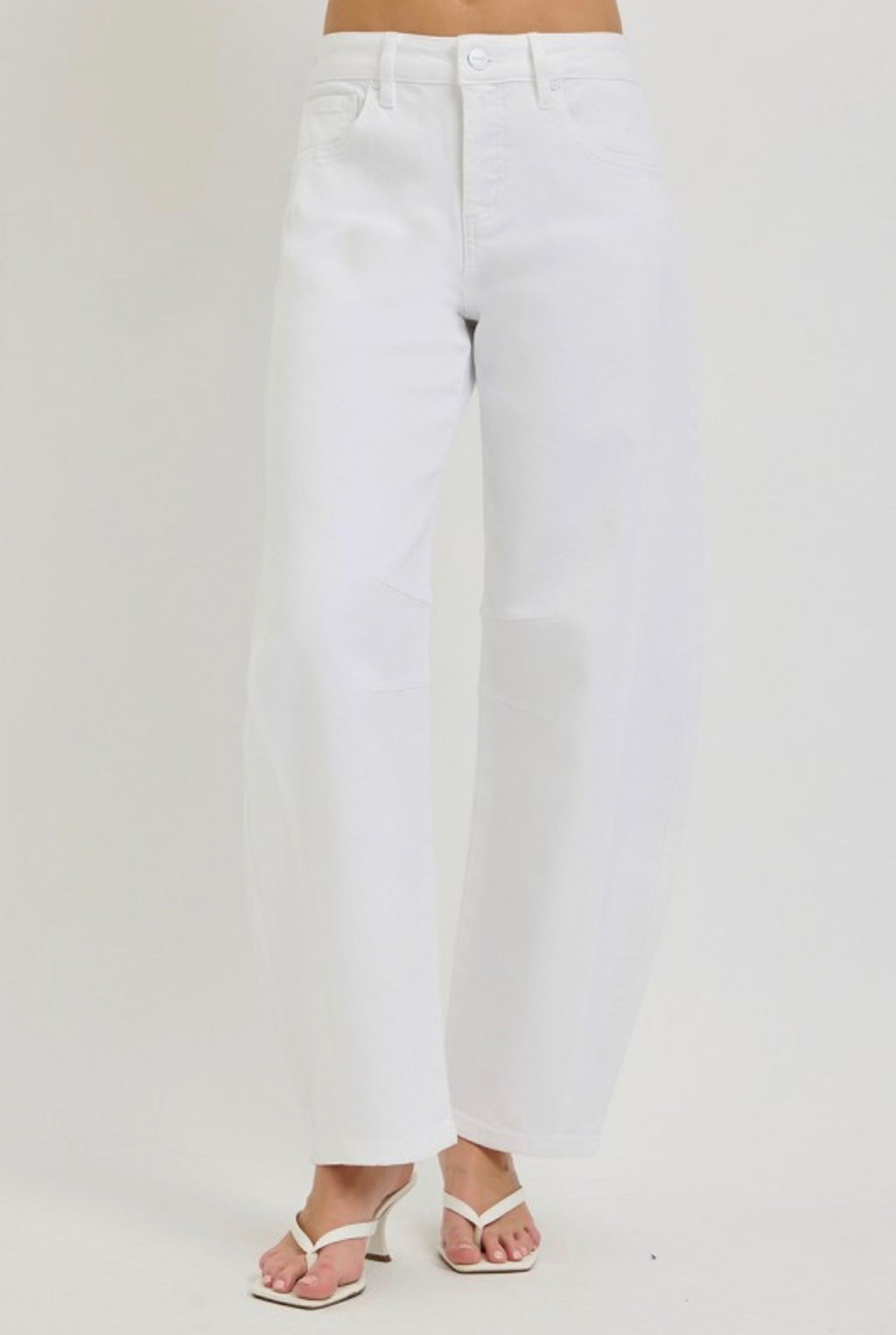 HIGH-RISE WHITE BARREL JEANS