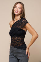 LACE ONE SHOULDER TOP