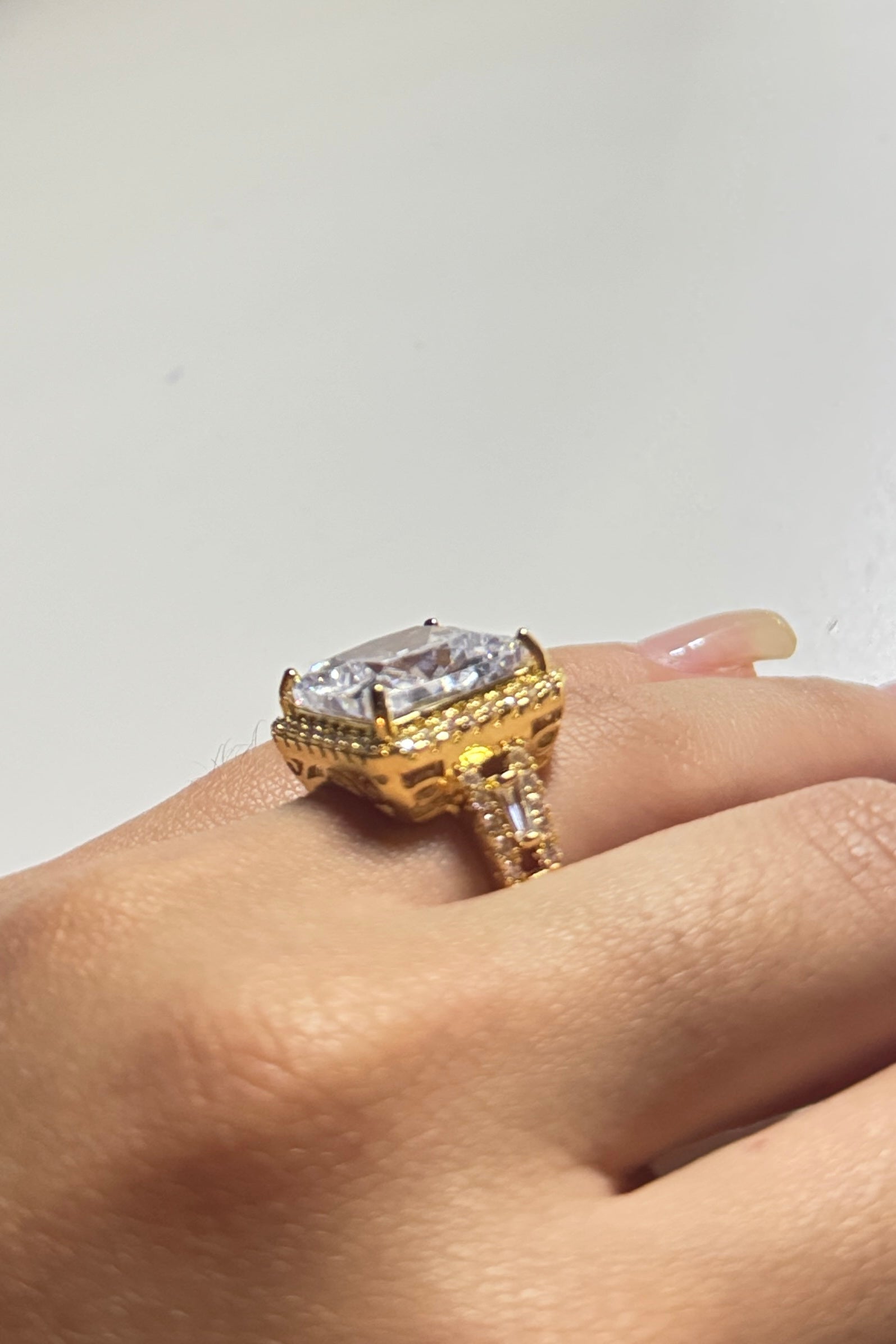 BIG DIAMOND RING