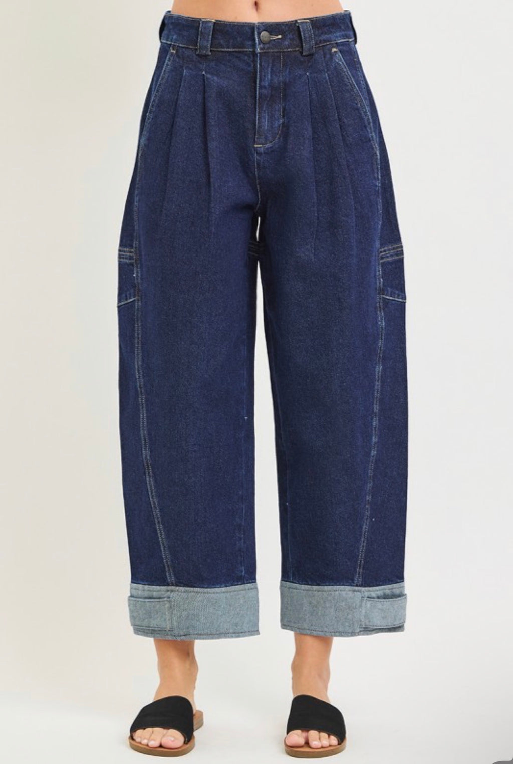 PLEATED BARREL CUFF JEANS