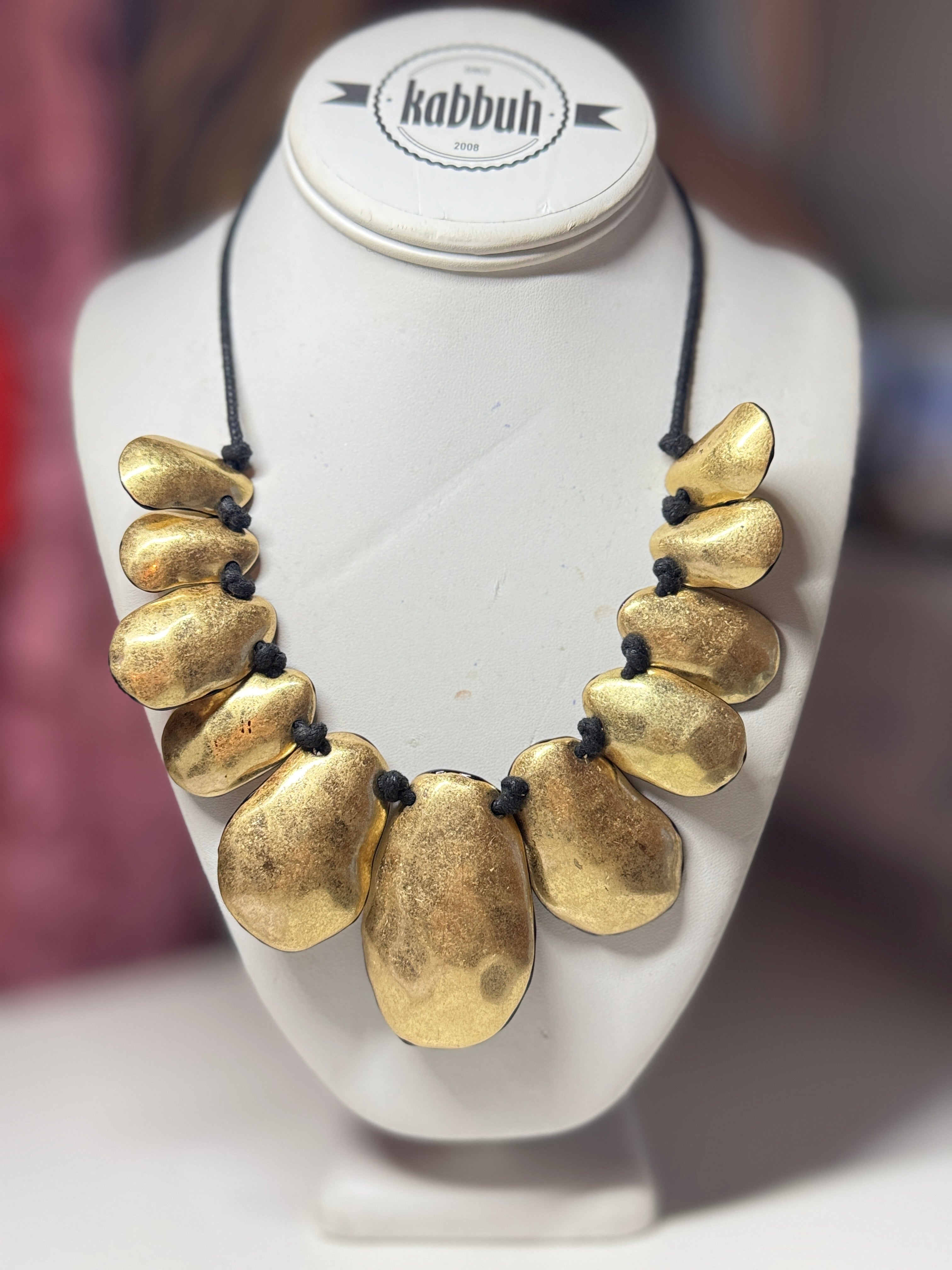CONCHA METAL NECKLACE