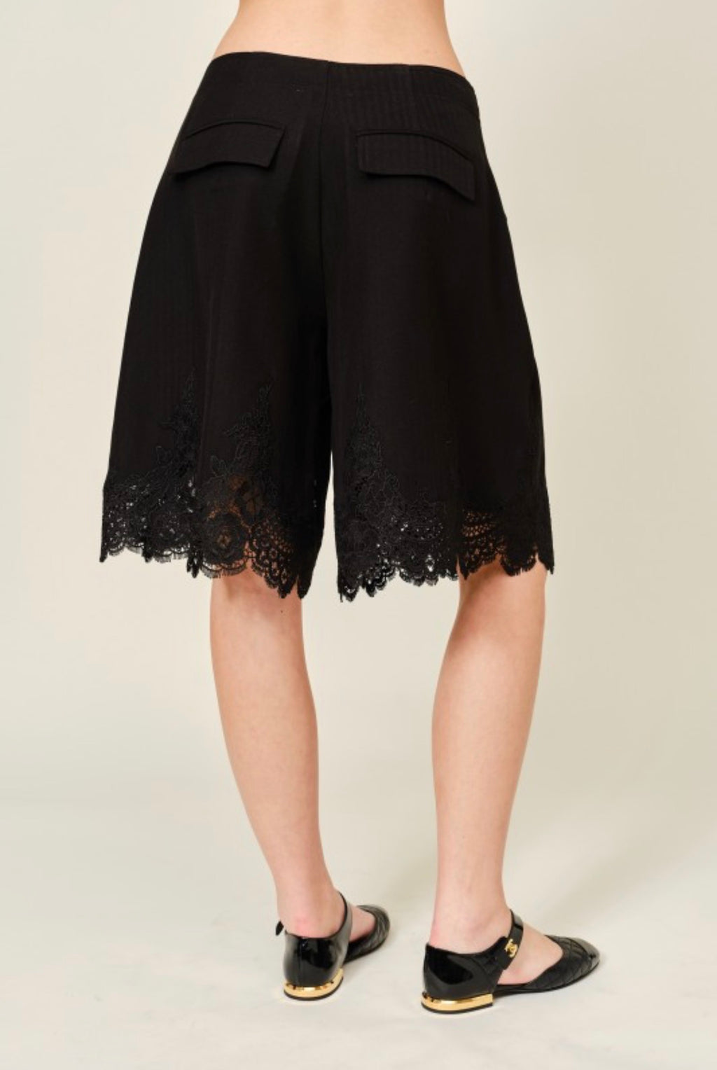 LACE BLOOM BERMUDAS