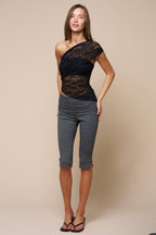 LACE ONE SHOULDER TOP