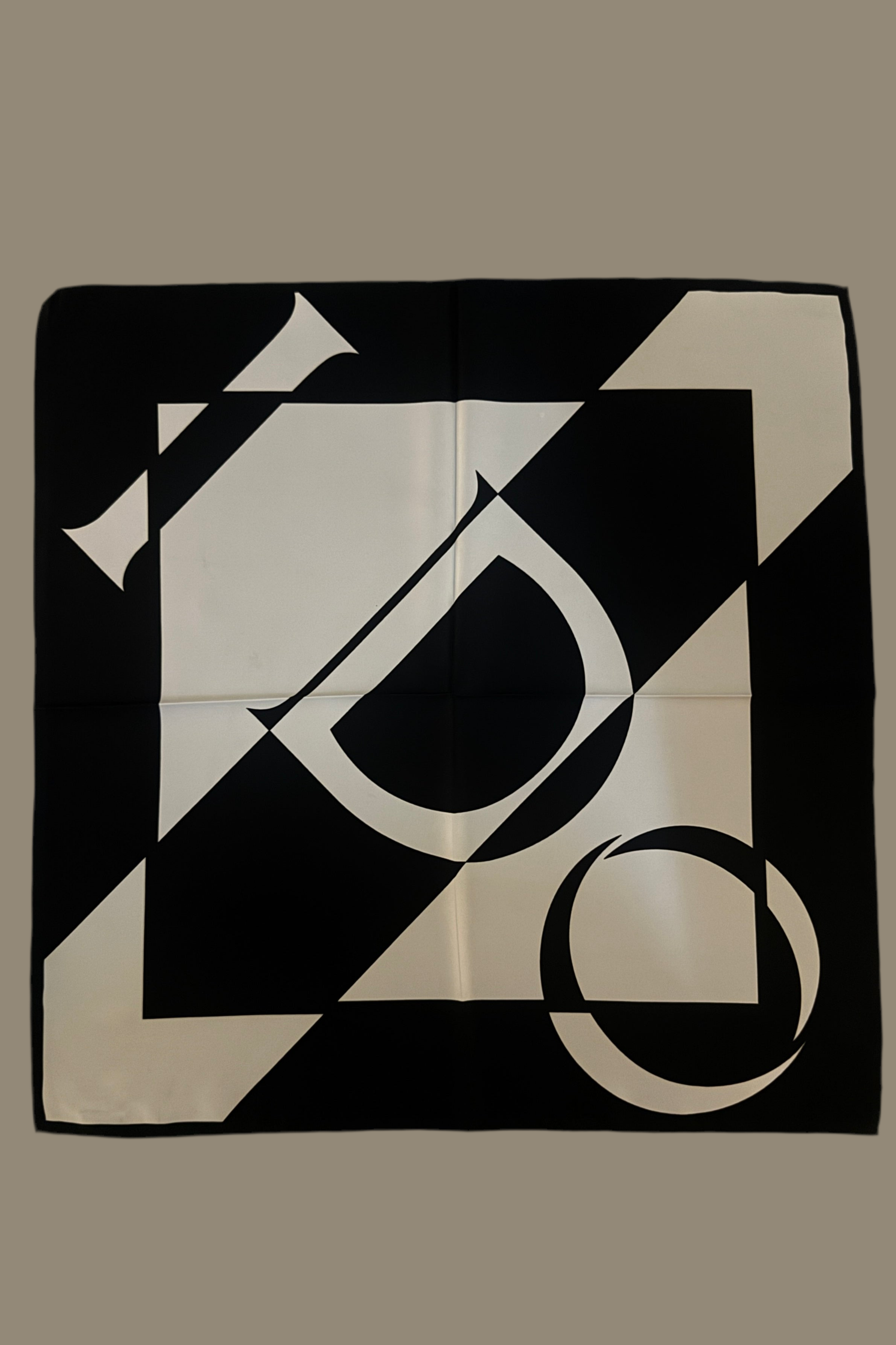 B&W SCARF