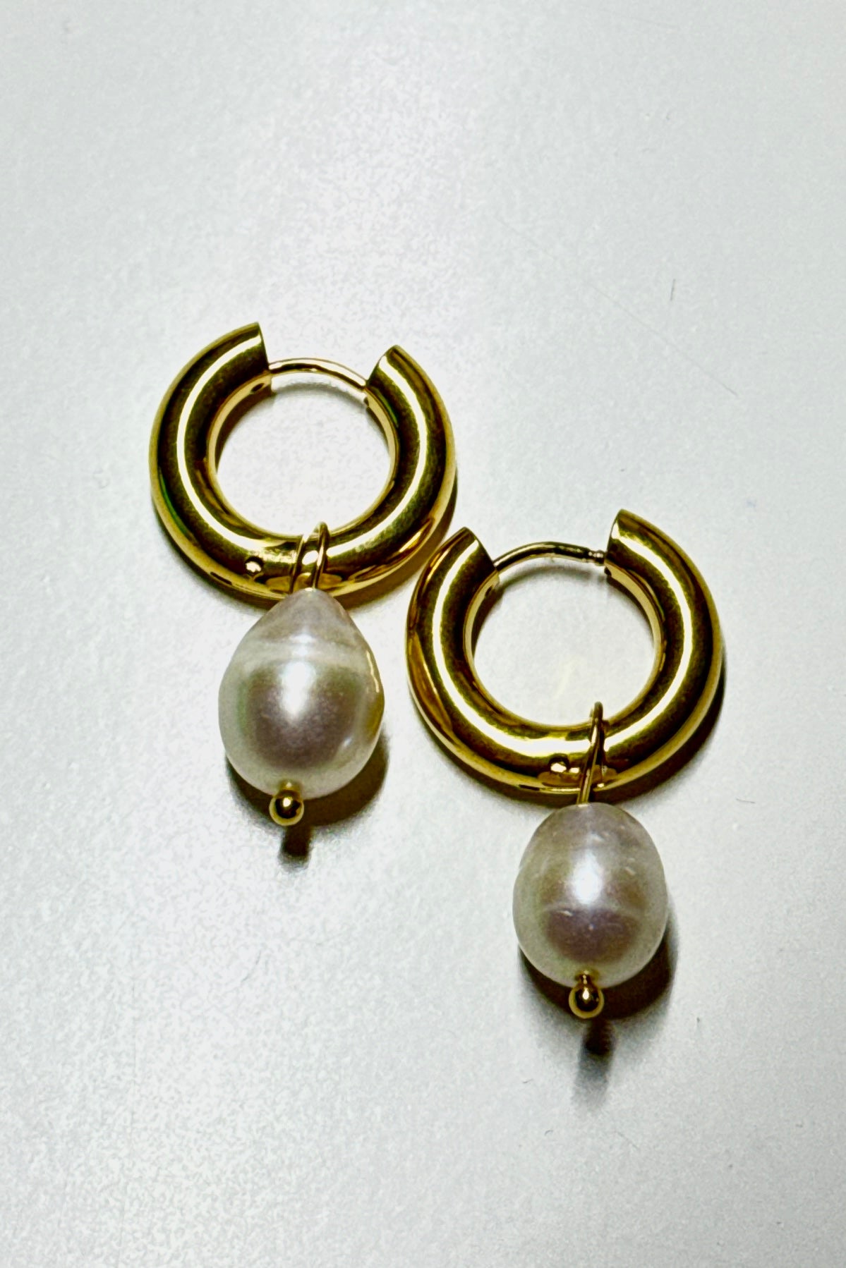 OLD MONEY PEARL EARRINGS
