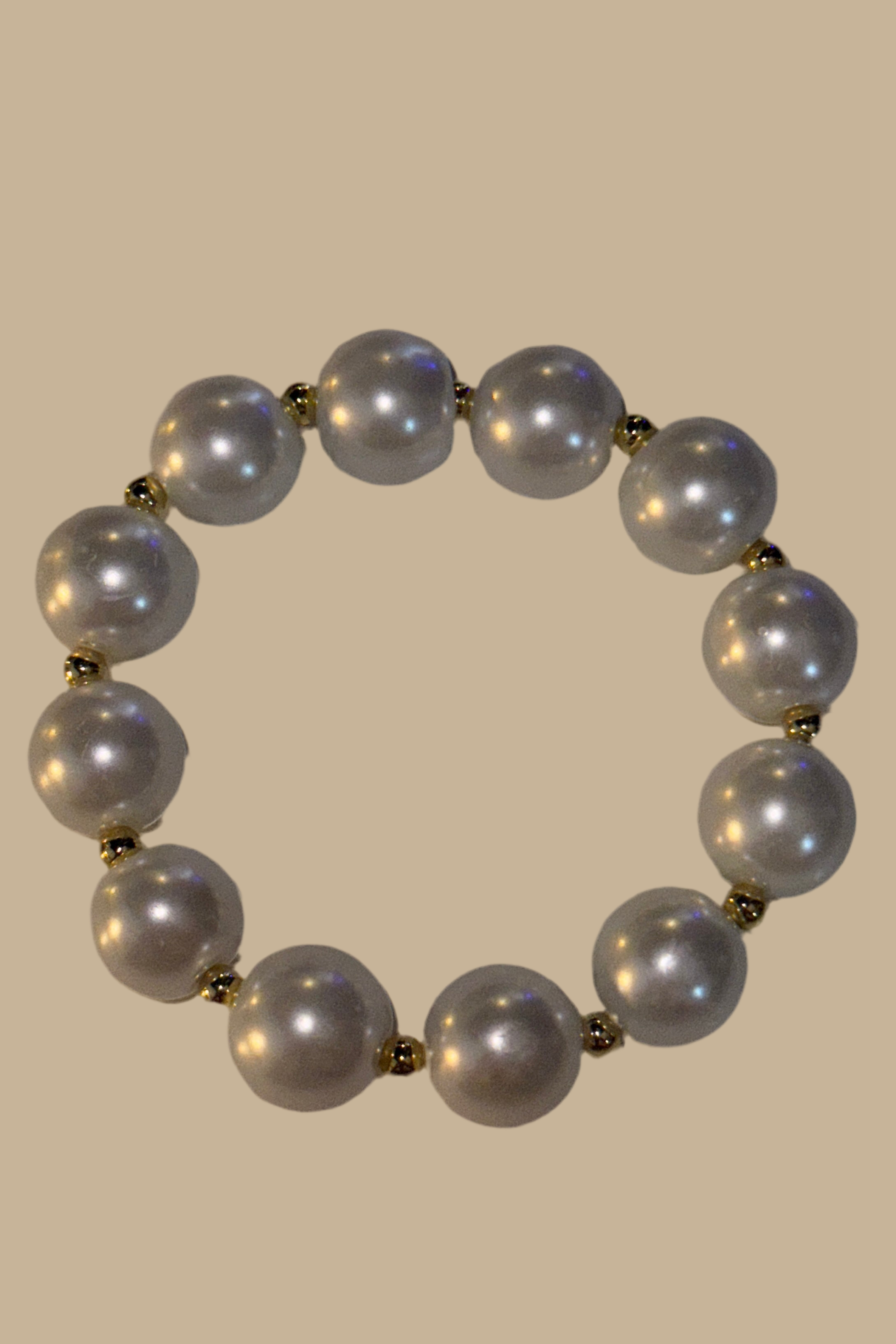 PEARLS AND GOLD BRACELET