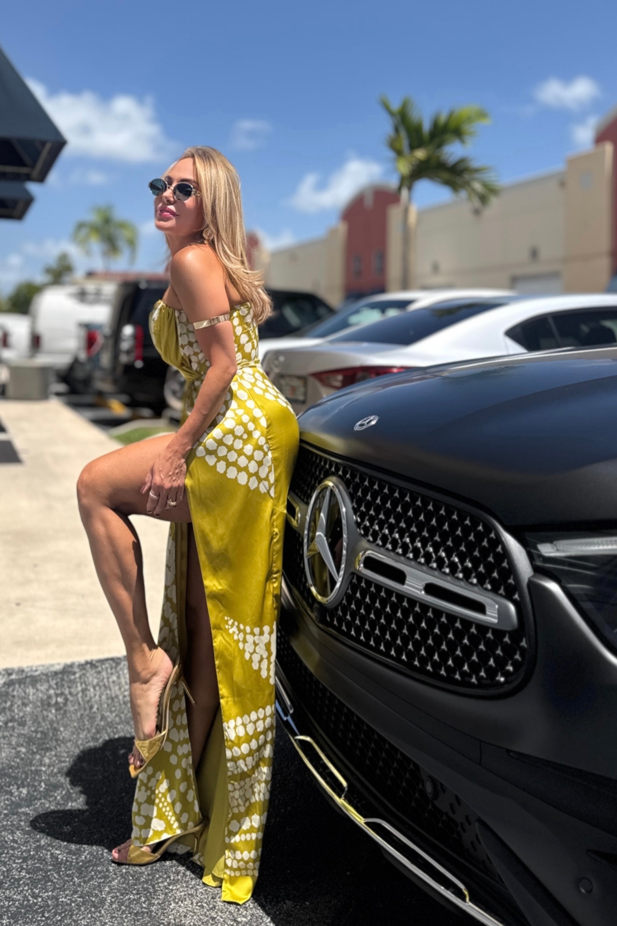 UNIQUE COLOR DRESS