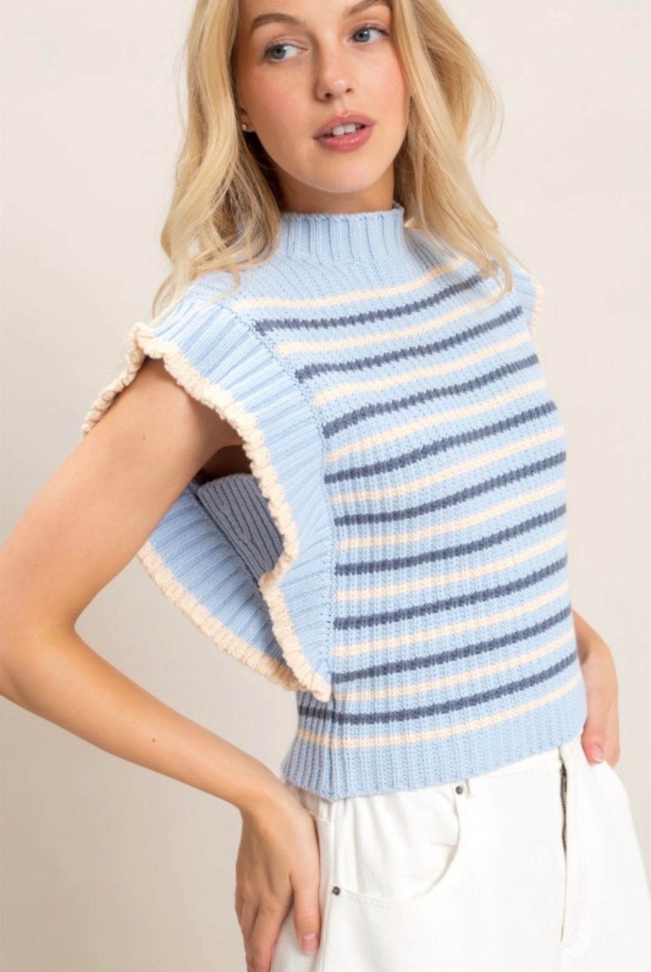 CONTRAST STRIPE KNIT VEST