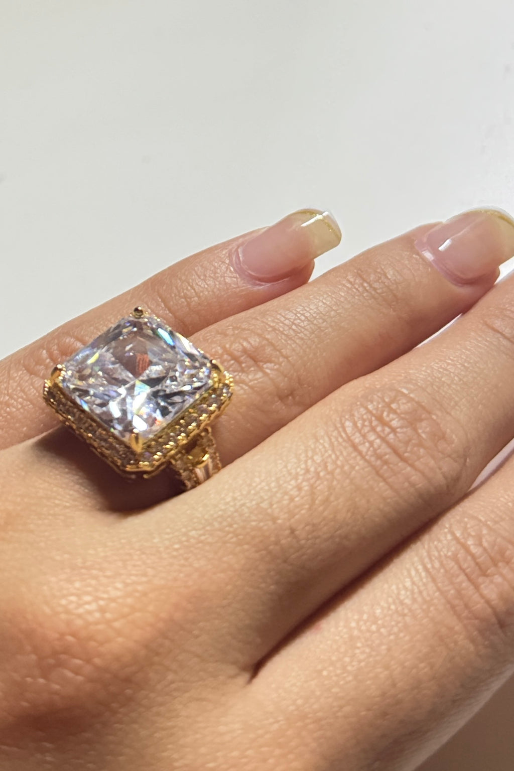 BIG DIAMOND RING