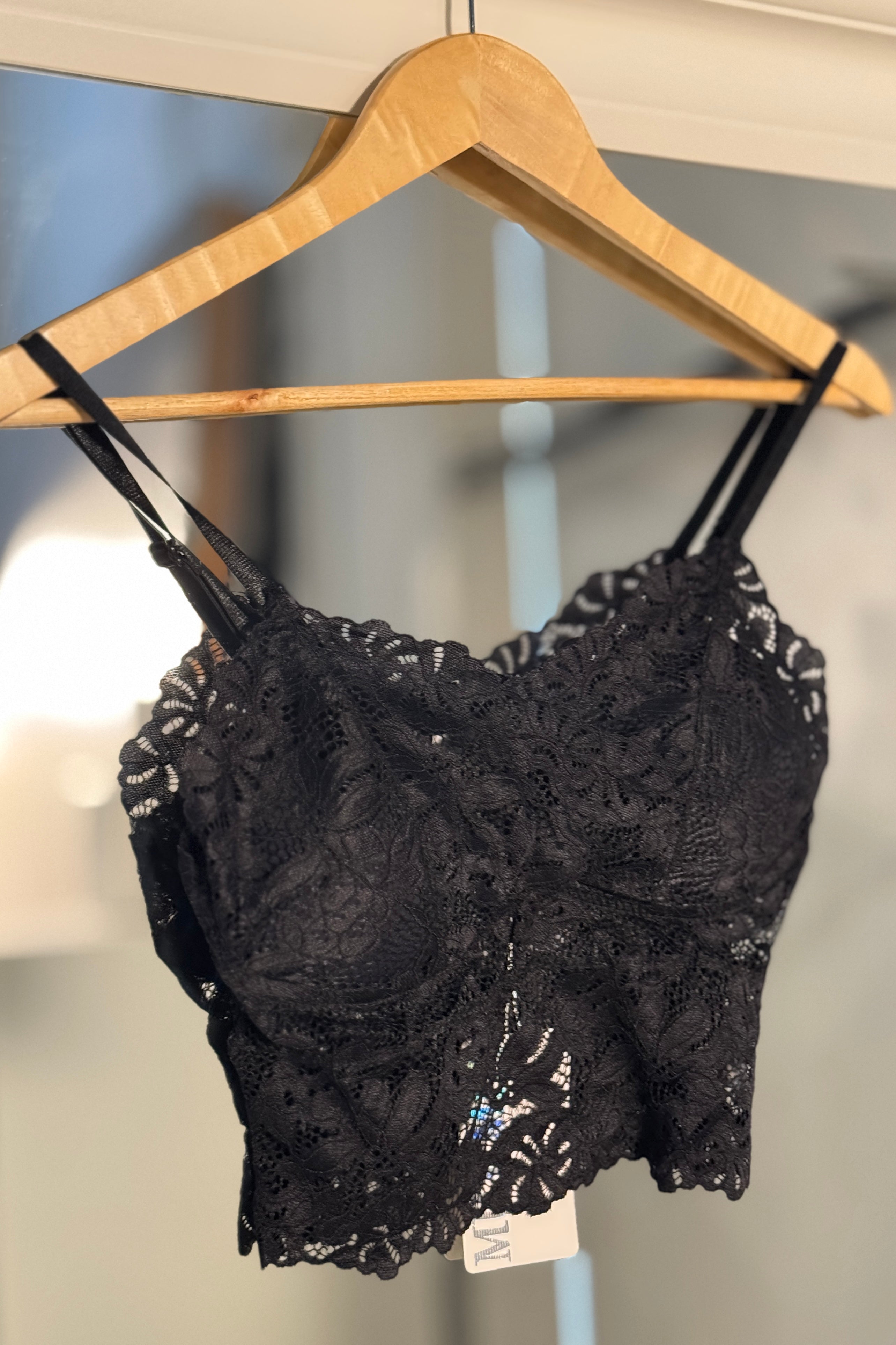 BASIC ENCAJE TOP