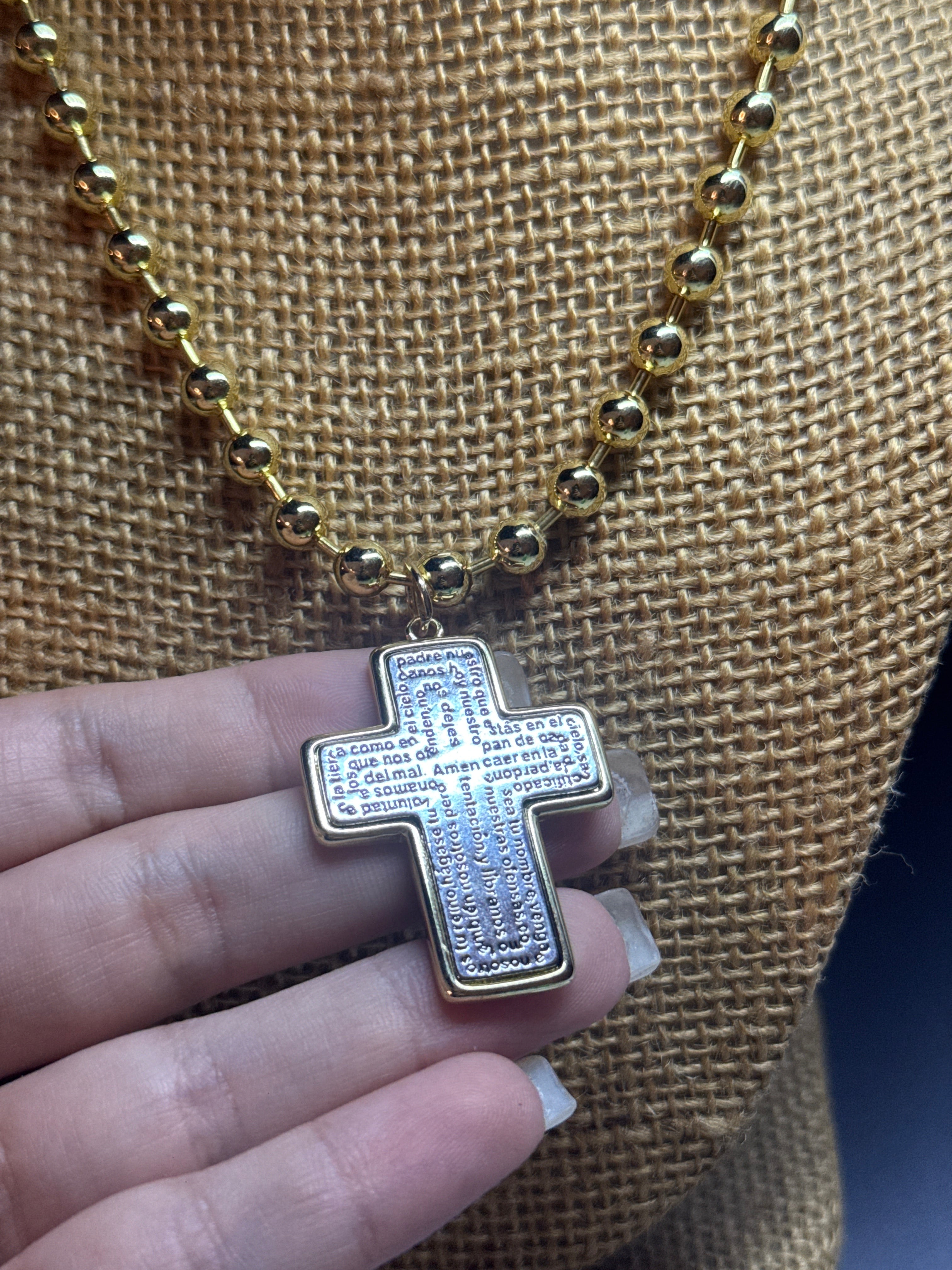 PADRE NUESTRO MÉDIUM CRUZ NECKLACE