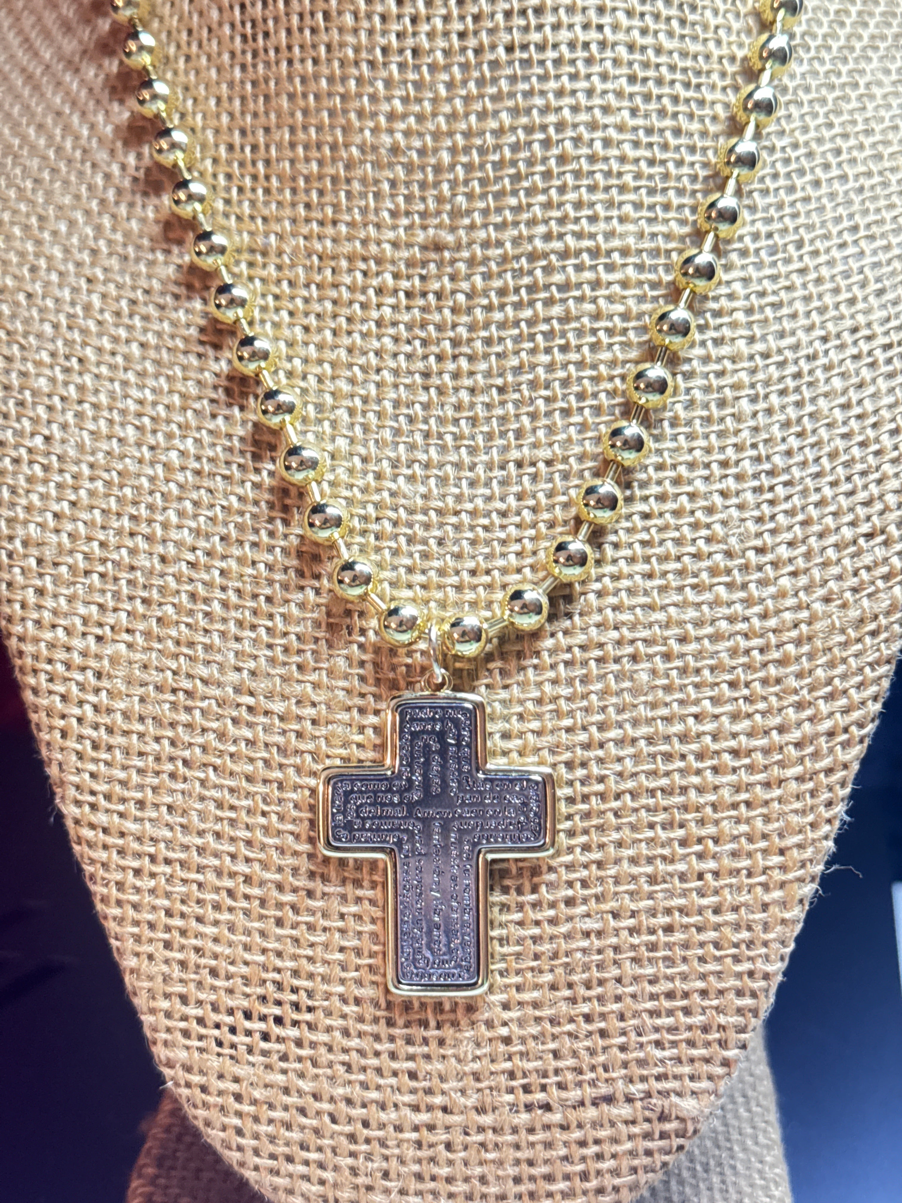 PADRE NUESTRO MÉDIUM CRUZ NECKLACE