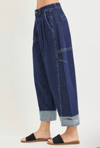 PLEATED BARREL CUFF JEANS
