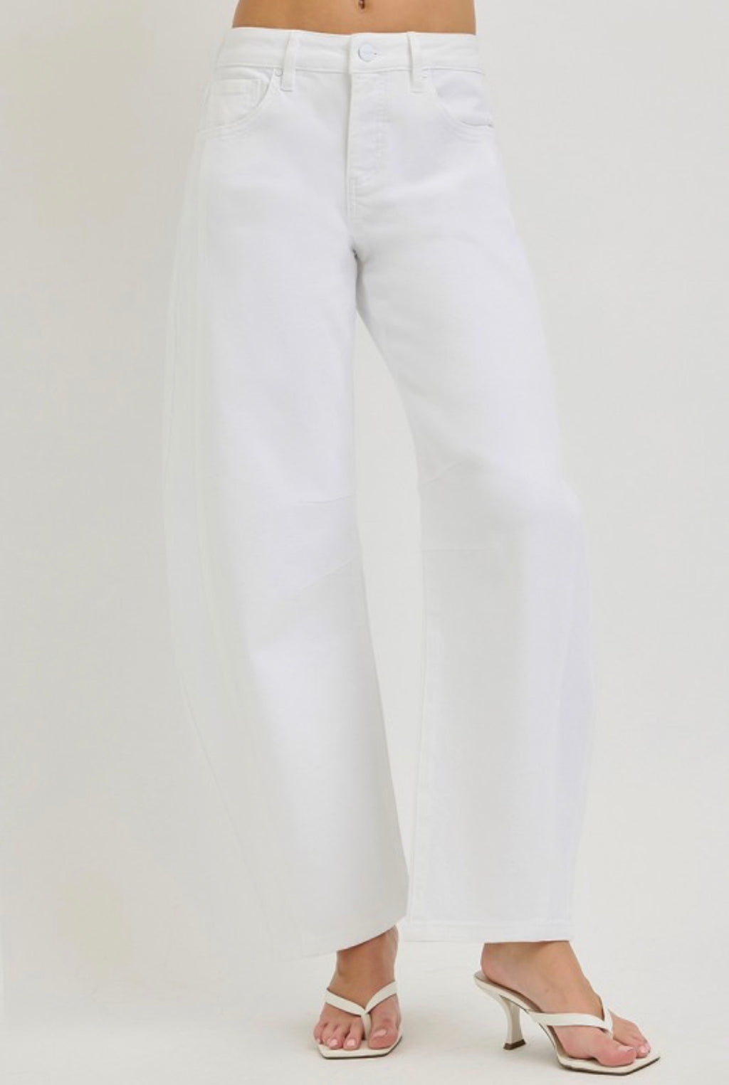 HIGH-RISE WHITE BARREL JEANS