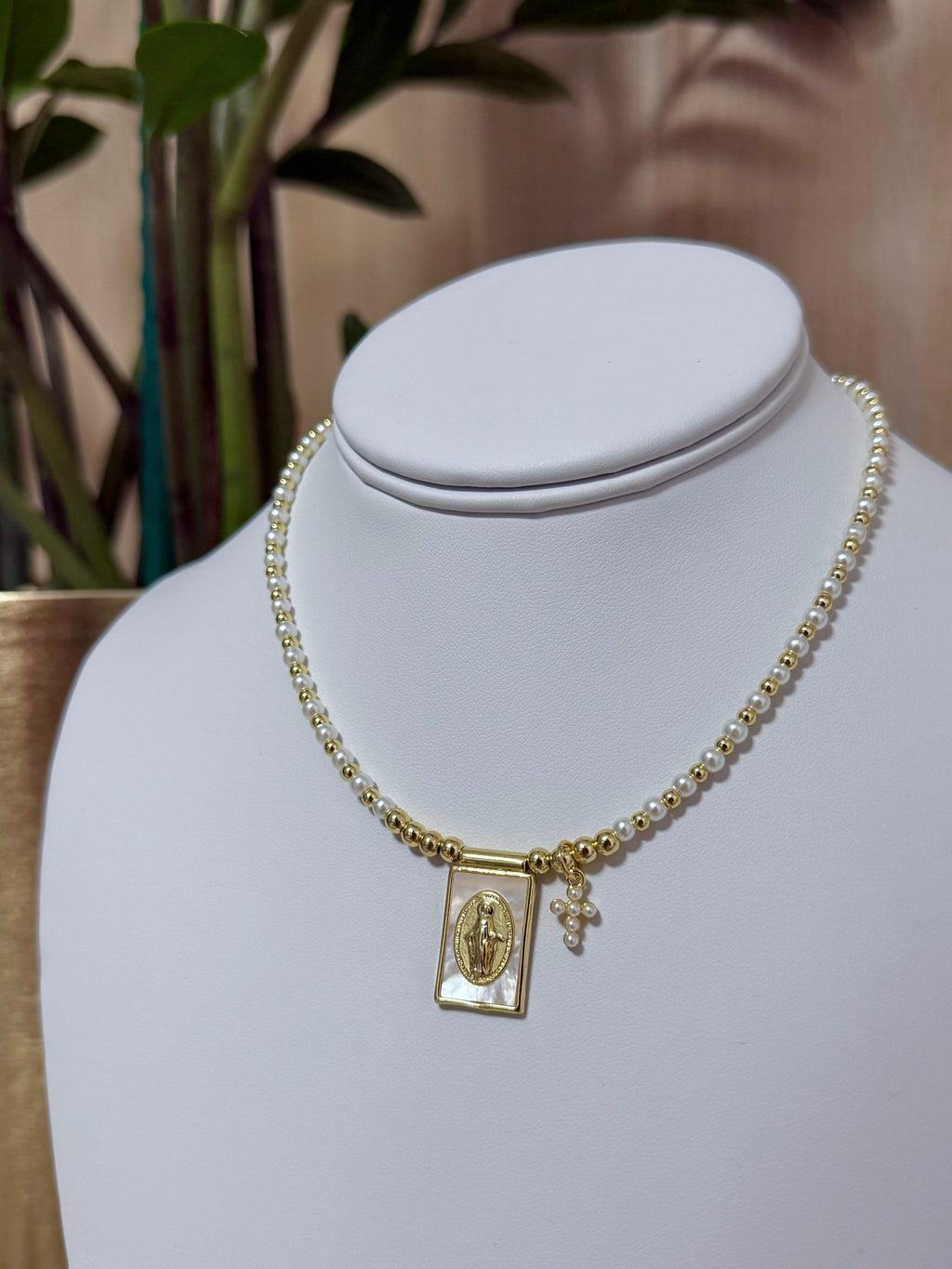 CHOCKER ESCAPULARIO NECKLACE