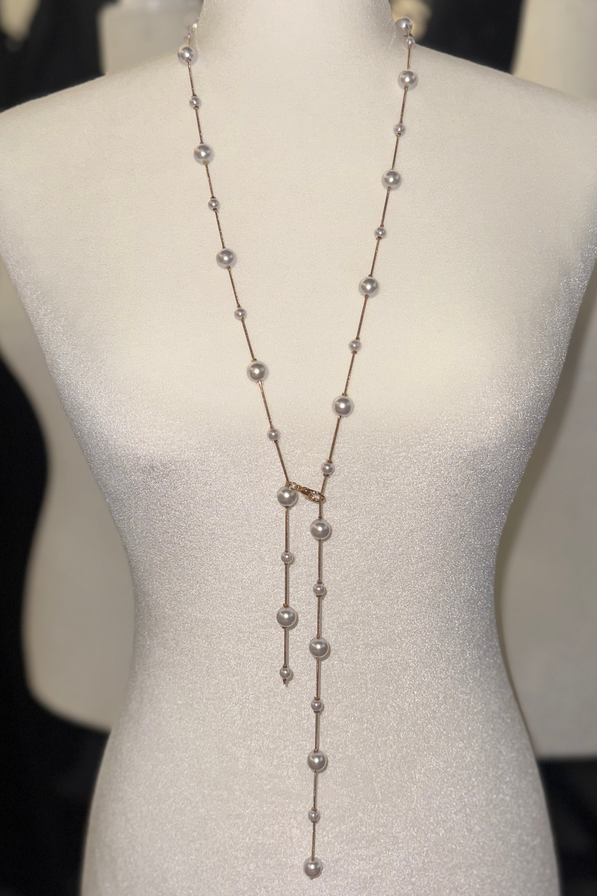HELGA PEARLS LONG NECKLACE