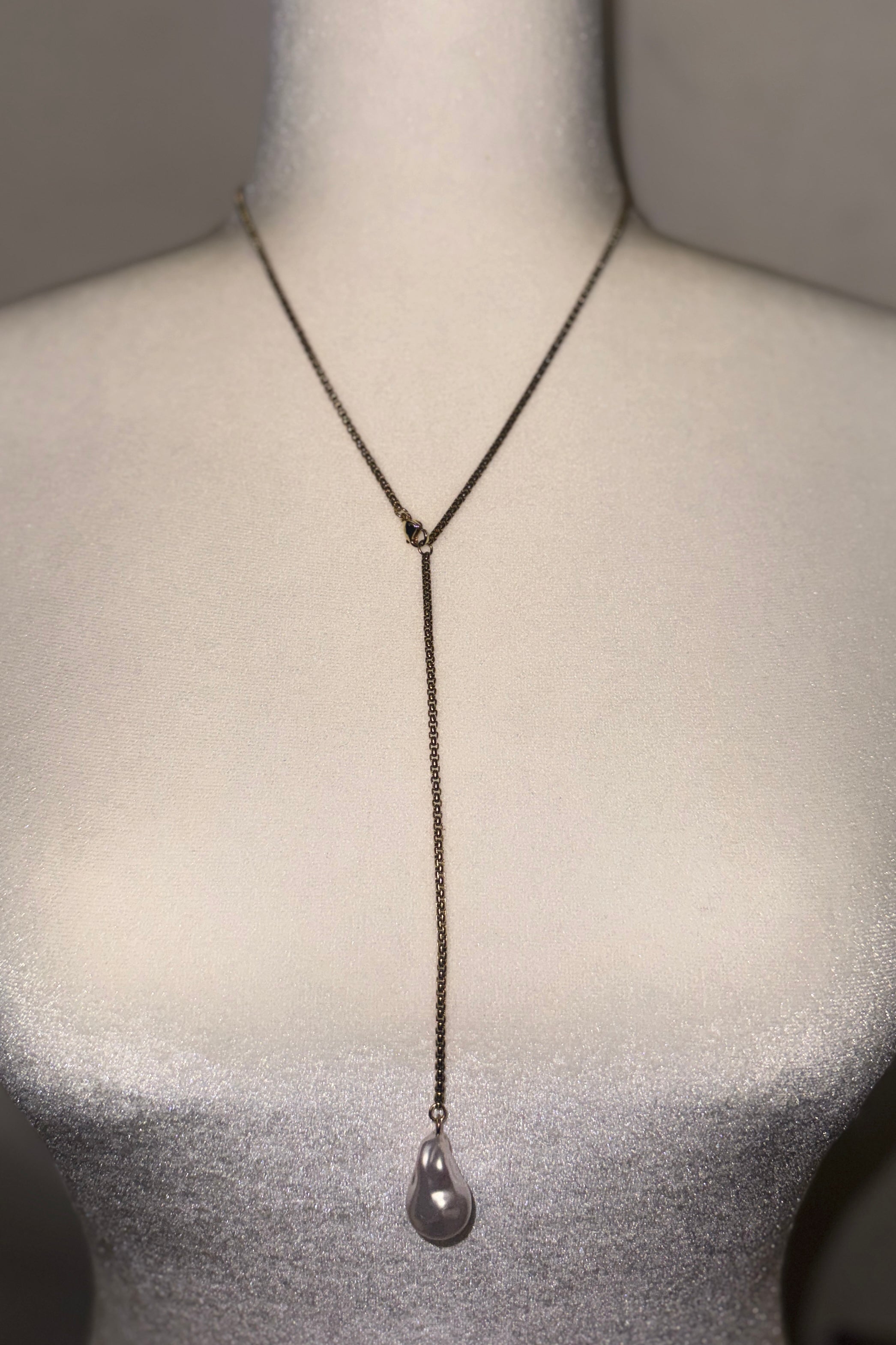 ABSTRACT PEARL LONG NECKLACE