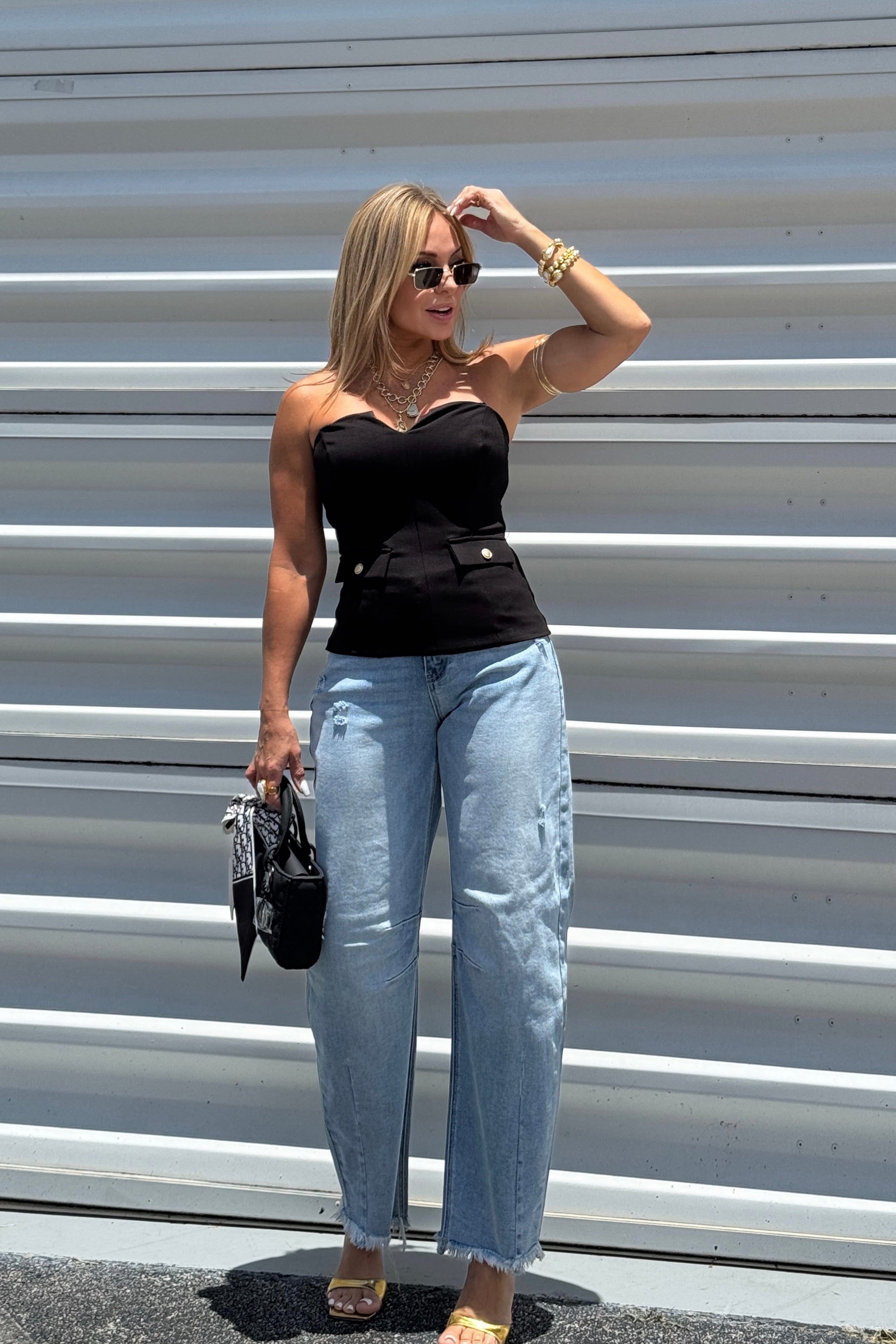 VERÓNICA FIT CROP BARREL JEAN