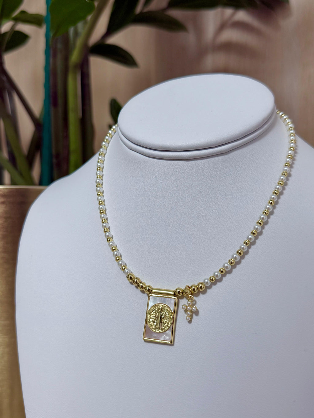 CHOCKER ESCAPULARIO NECKLACE