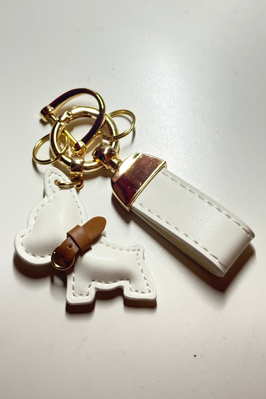 DOGGY KEYCHAIN