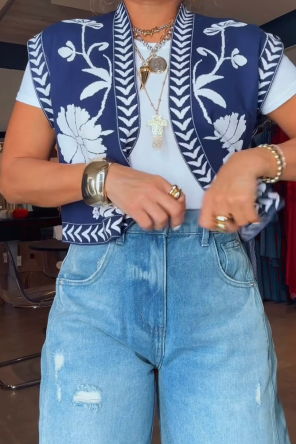 FLOWER SWEATER VEST