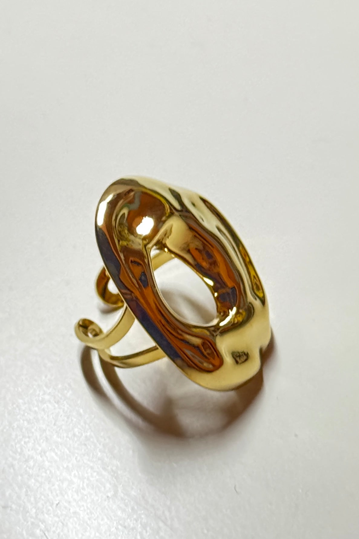CARO ABSTRACT RING