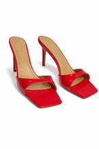 CLASSIC SQUARE TOE HEELS