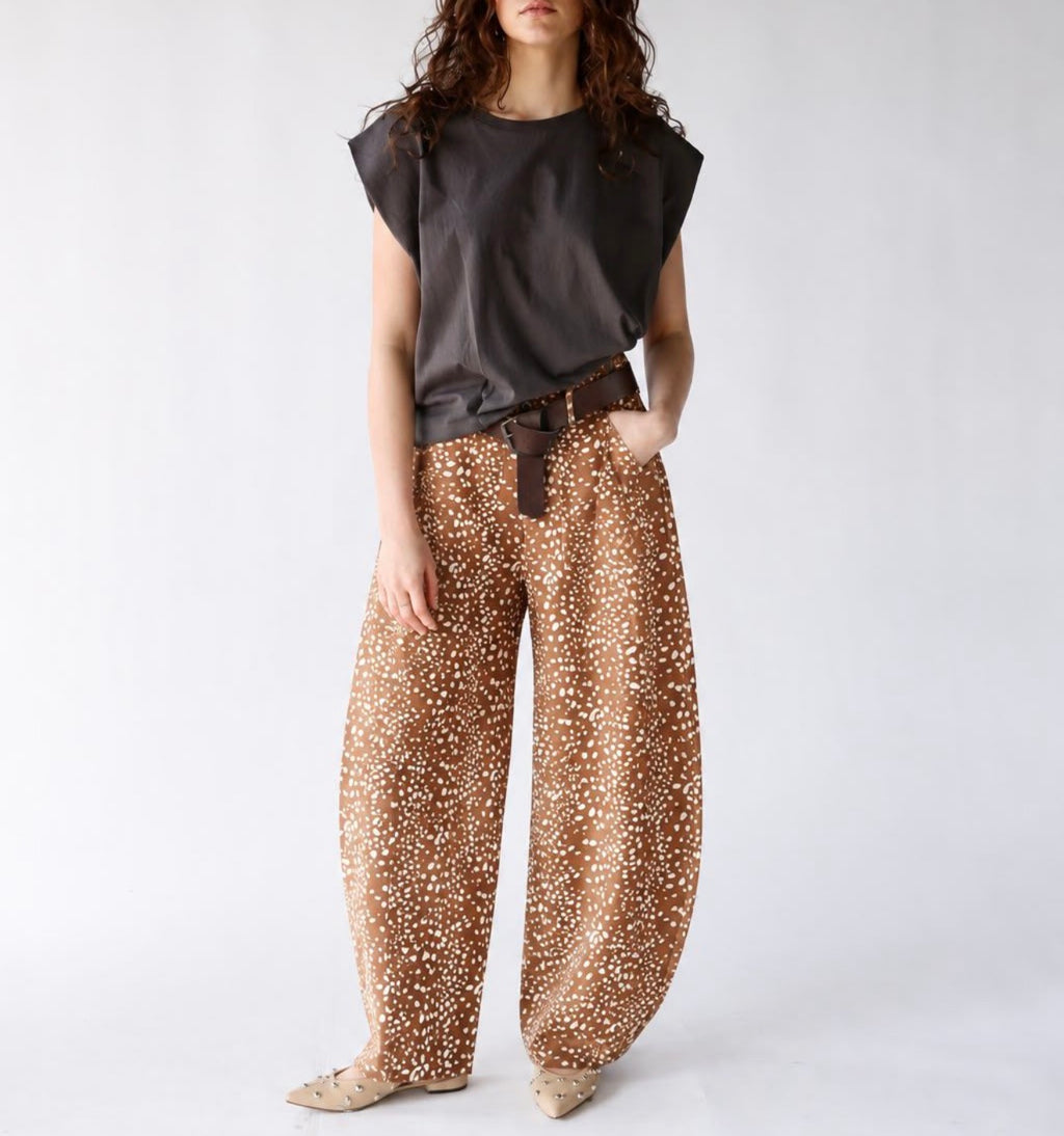 PRINTED BARREL PANT WITH BELT