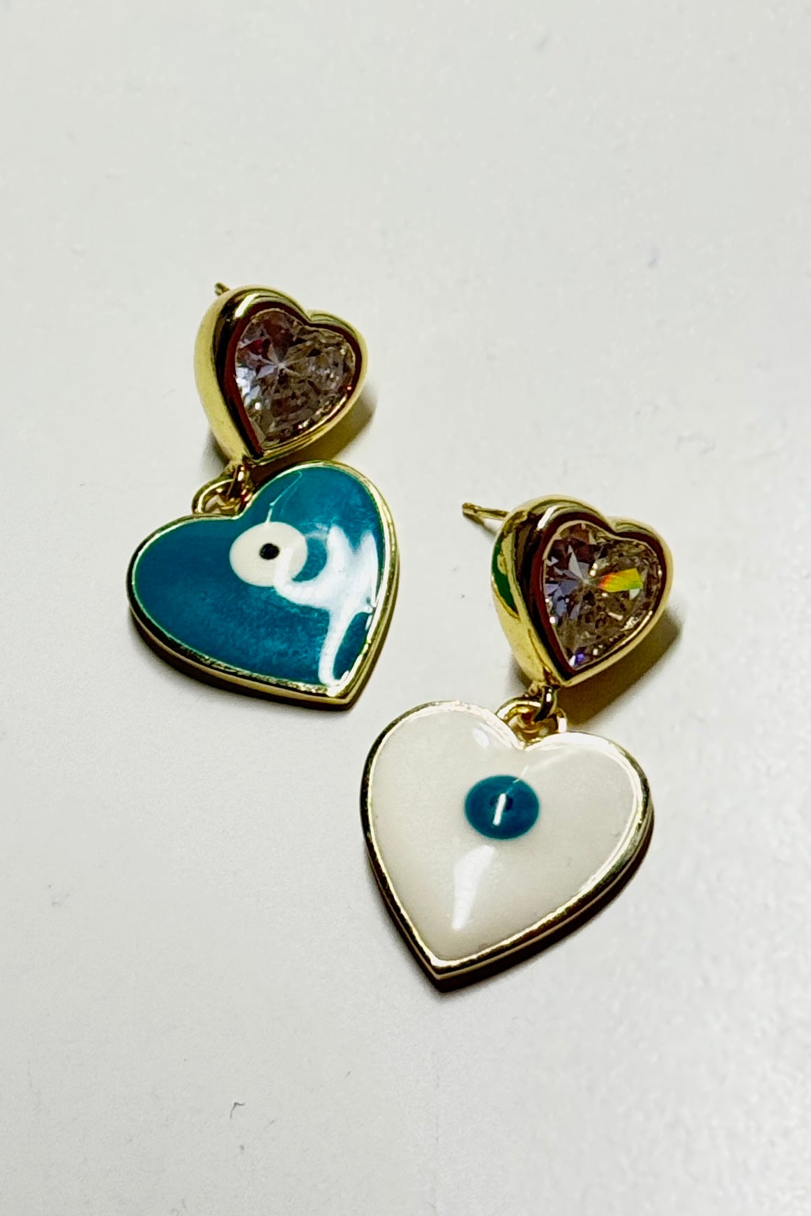 HEART EYE EARRINGS