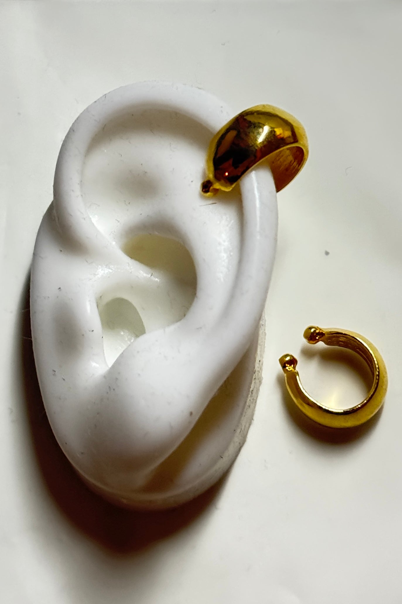 LUCIA EARCUFF