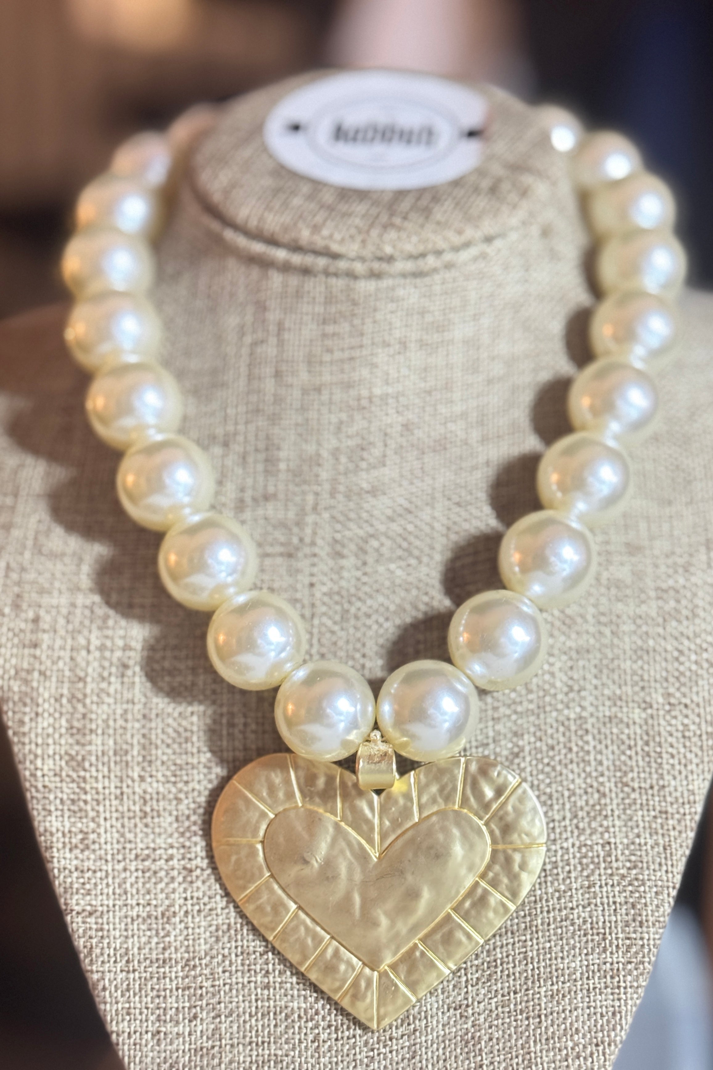 CIRCLE PEARL HEART NECKLACE