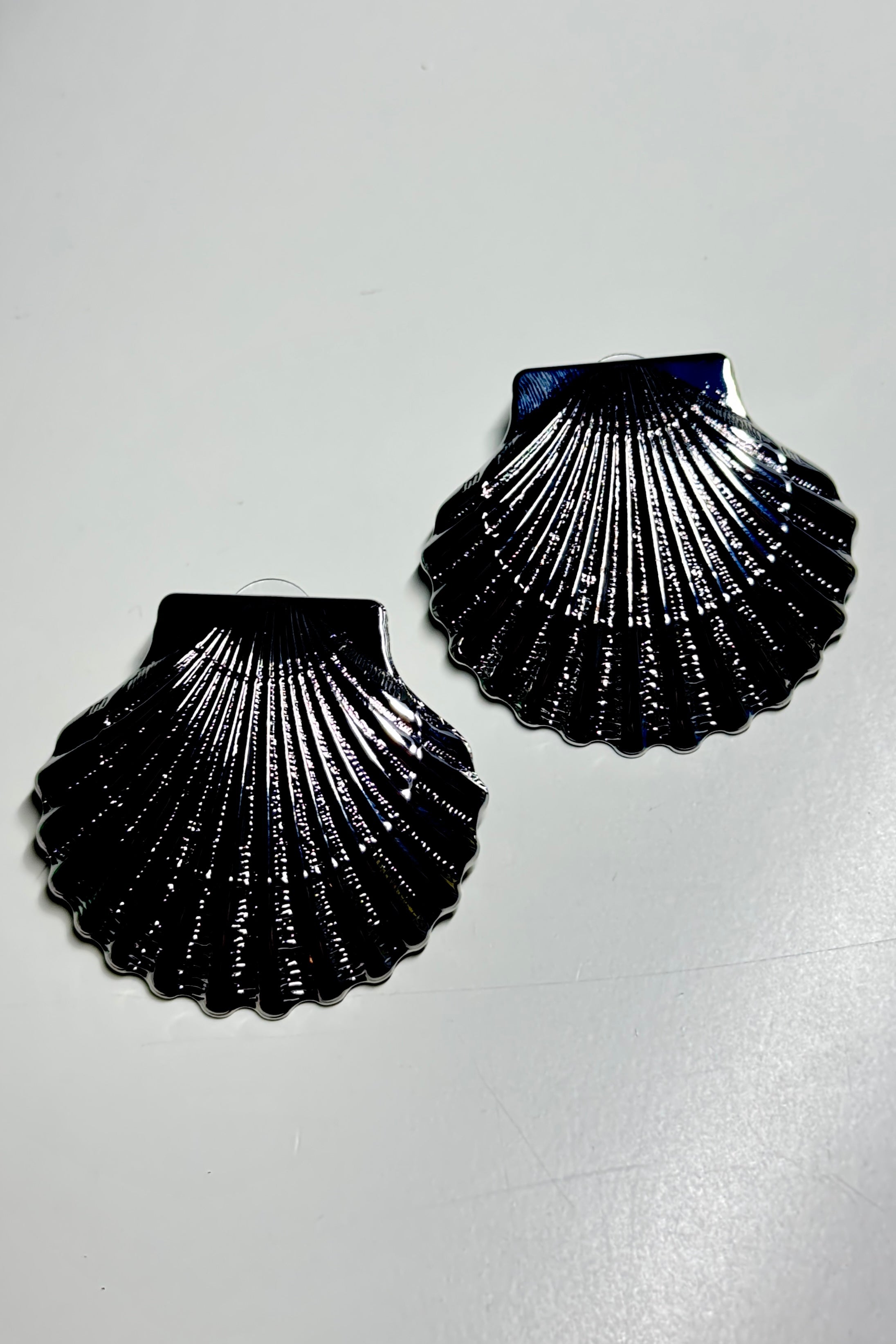 SILVER SHELL EARRINGS