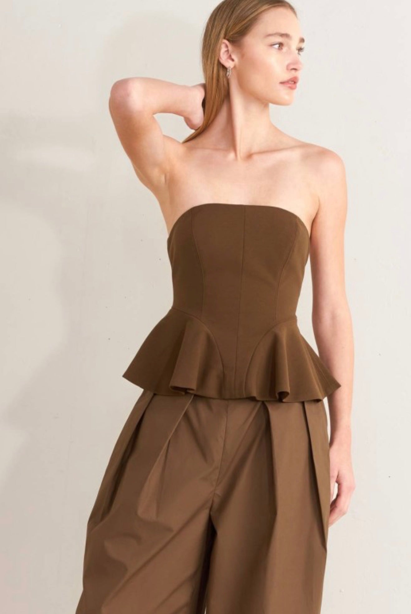 MOCHA SCULPT PEPLUM TOP