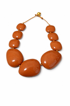 BLACK STATEMENT STONE NECKLACE