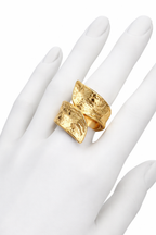 SCULPTED GOLD LEAF RING
