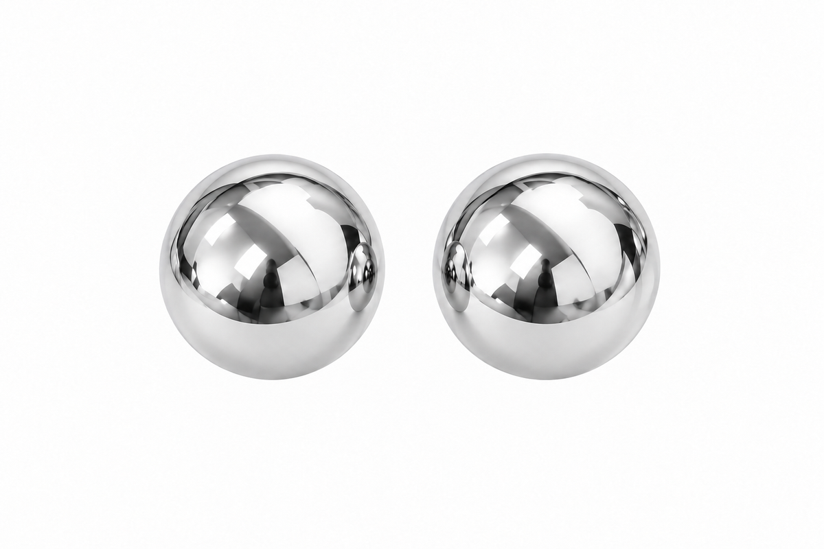 GOLDEN GLOW STUD EARRINGS