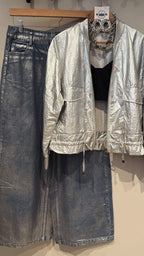SHINY JEAN