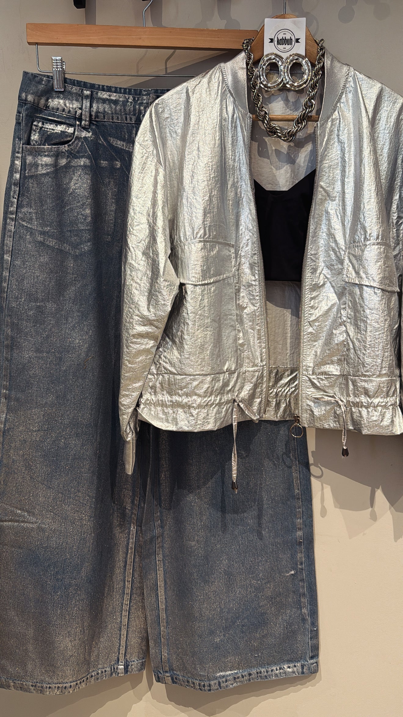 SHINY JEAN